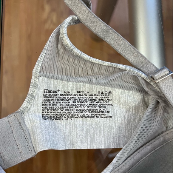 Hanes bra New - Picture 2 of 2
